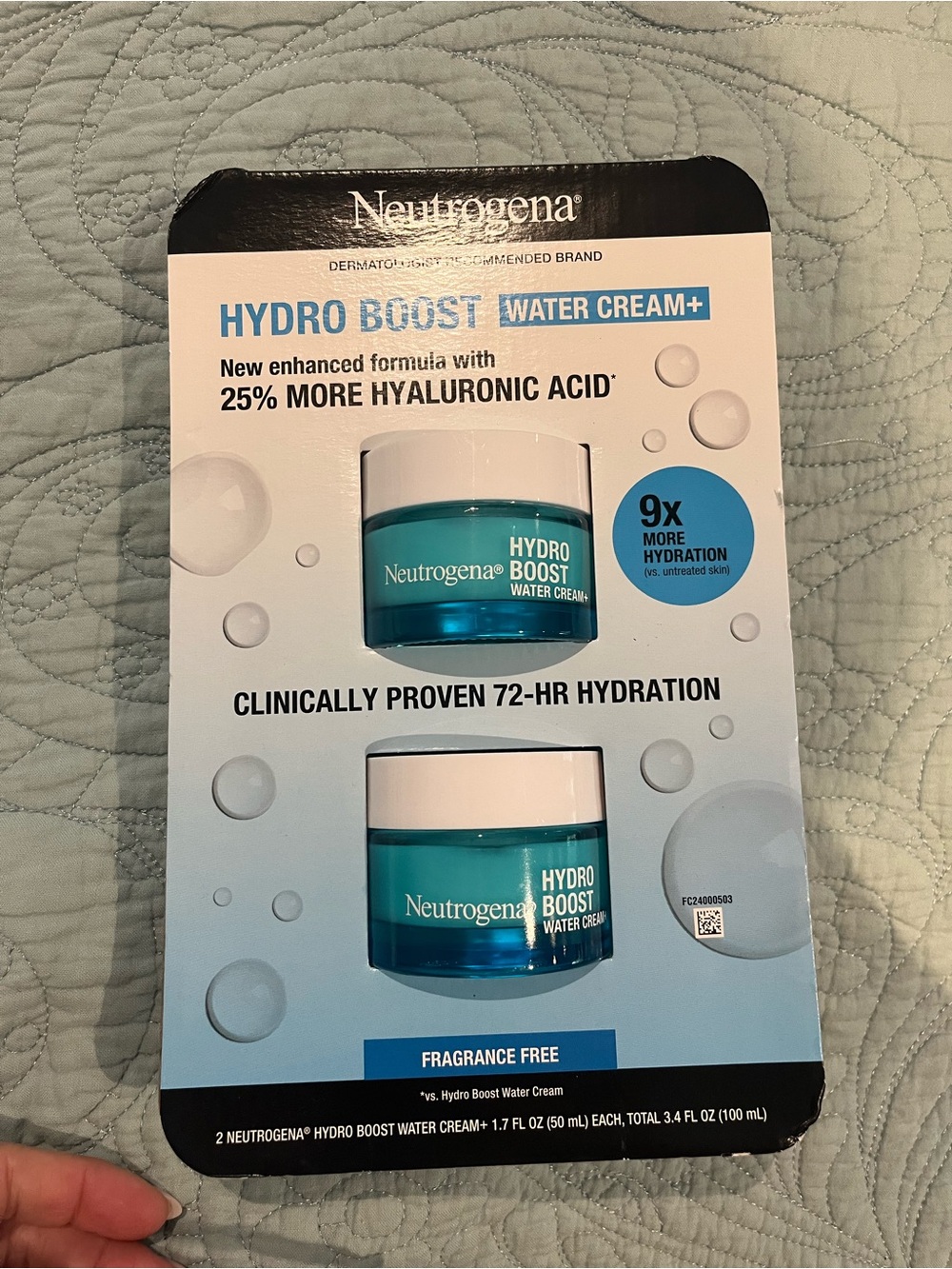 Neutrogena Hydro Boost Water Cream+ Jar in Teal and White